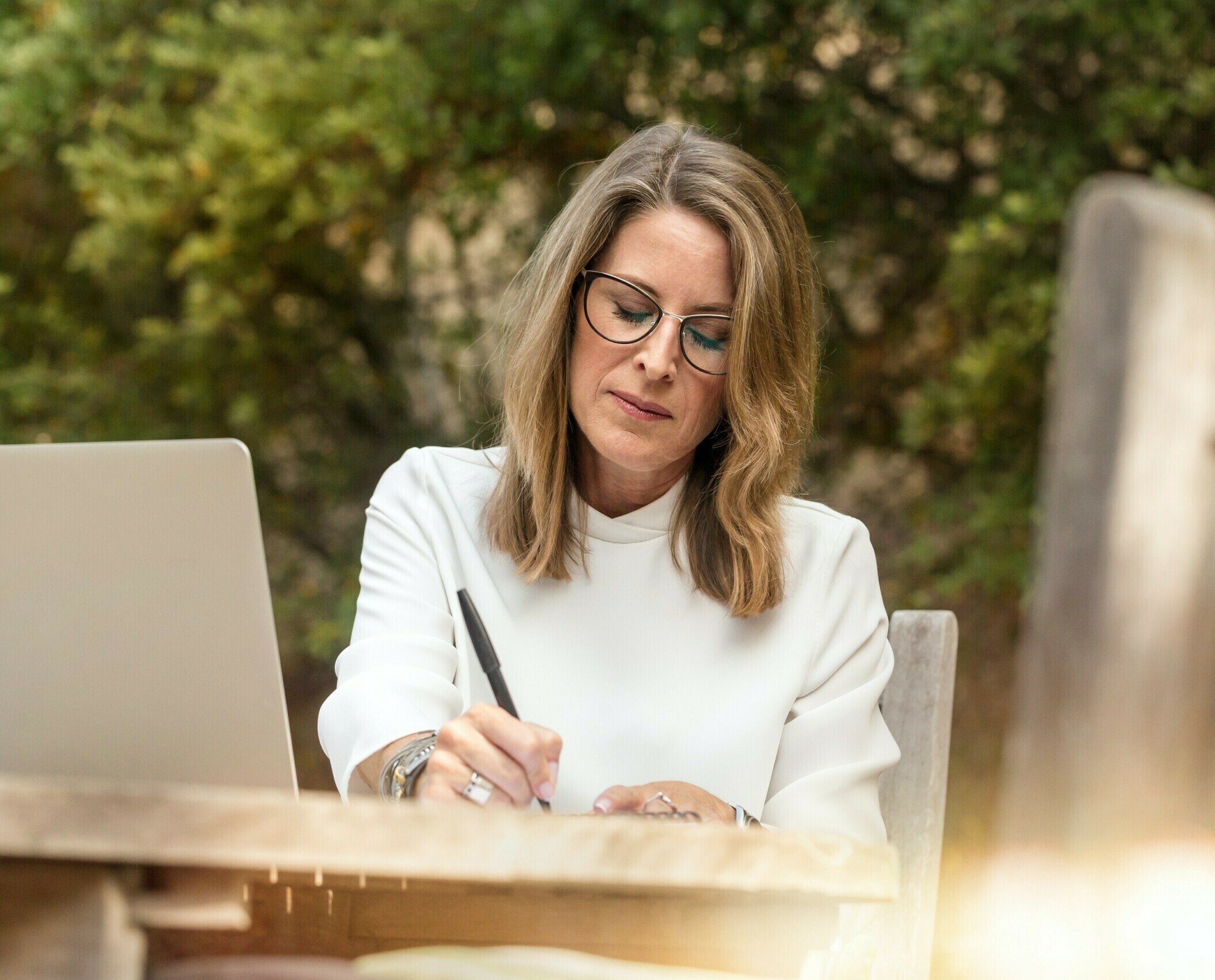 pexels-linkedin-sales-navigator-1251832